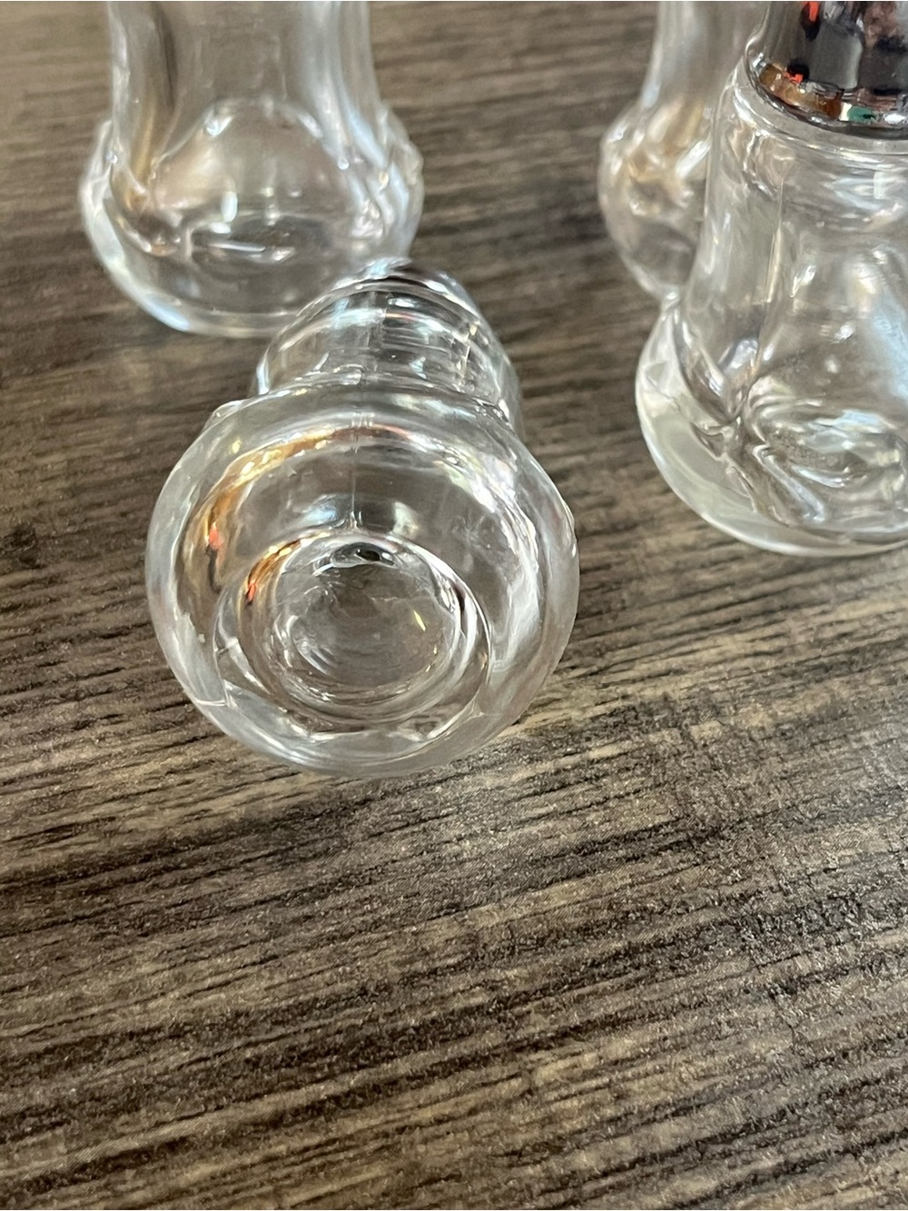 Clear Glass Salt and Pepper Shakers with Silver Tops - Set of 4. - Picture 6 of 6